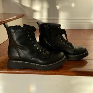 Women’s black boots